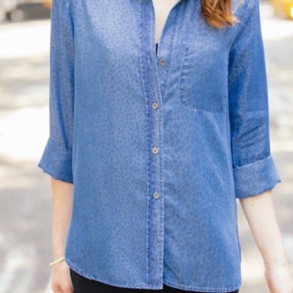 Bella Dahl Blue Cheetah Chambray Button Down - Picture 4 of 8